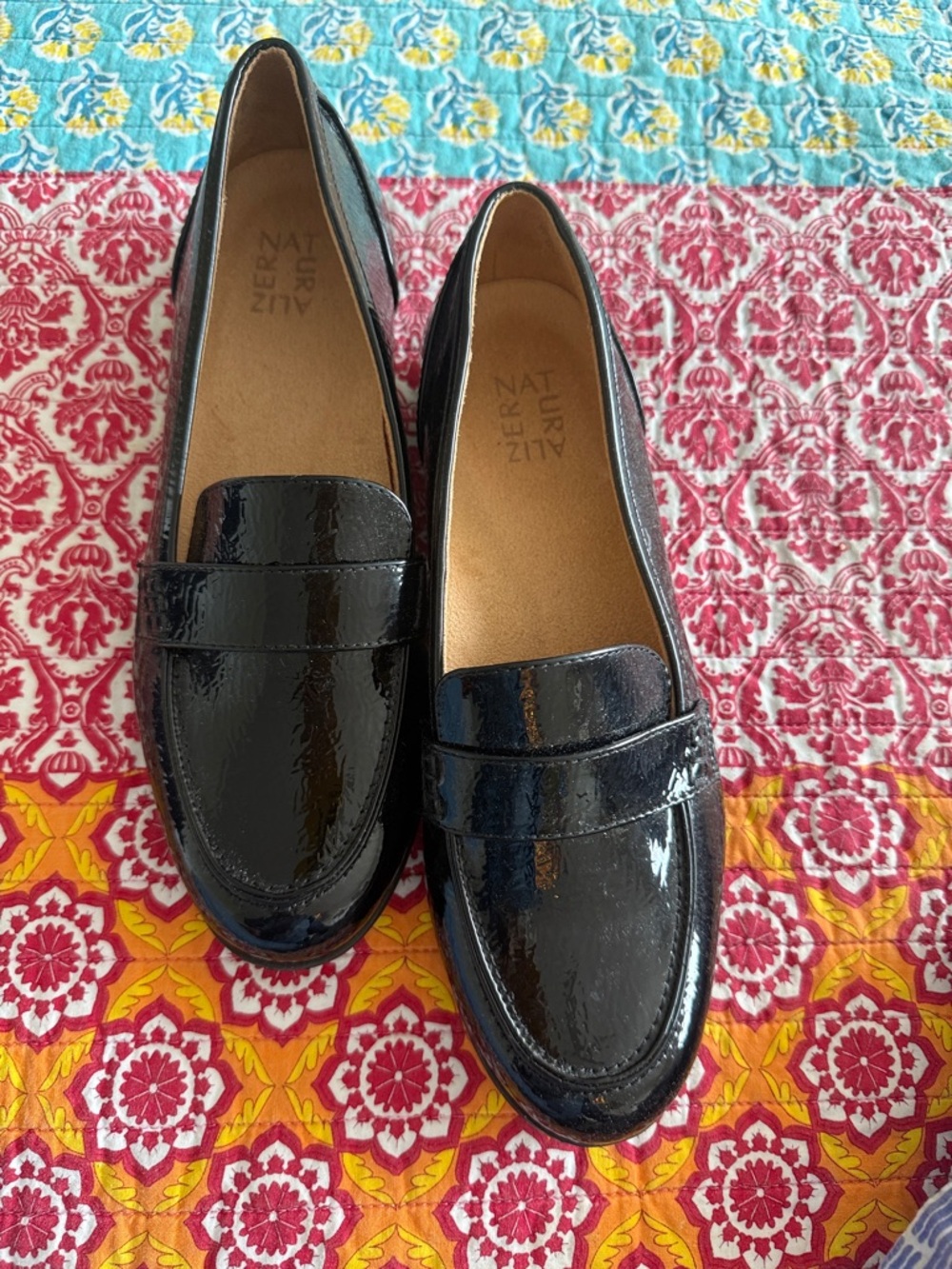 Naturalizer Black Patent Penny Loafers - Women's Slip-On Flats. Size 41 or 10 W.